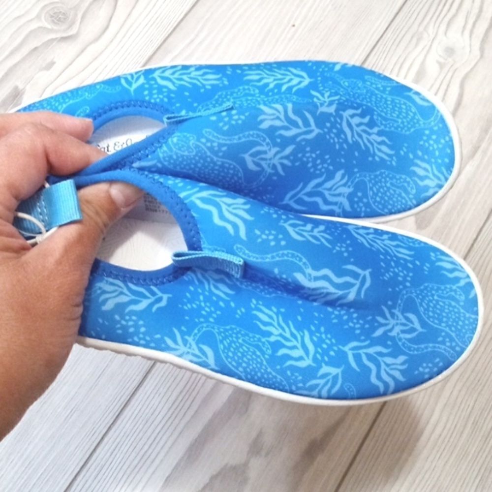 (14-3974) Cat & Jack Toddler Water Shoes Sz 8